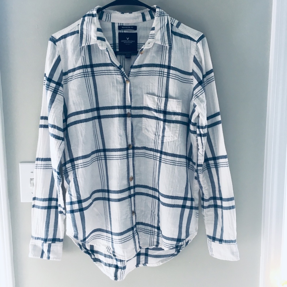 ⭐️ Boyfriend Fit Plaid American Eagle Button down